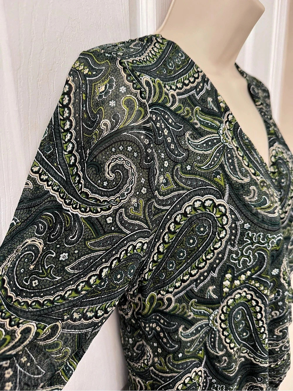 NC International Concepts Woman 1X Green Paisley Faux Wrap V-Neck Long Sleeve To - Picture 6 of 12